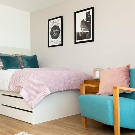 Chic Apartments And Studios At The Point In แอเบอร์ดีน ภายนอก รูปภาพ