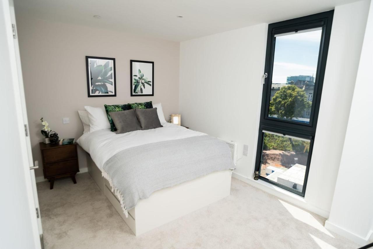 Chic Apartments And Studios At The Point In แอเบอร์ดีน ภายนอก รูปภาพ
