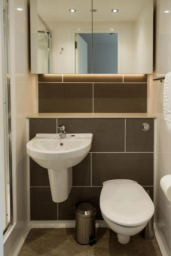 Chic Apartments And Studios At The Point In แอเบอร์ดีน ภายนอก รูปภาพ