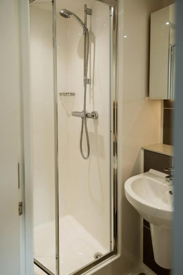 Chic Apartments And Studios At The Point In แอเบอร์ดีน ภายนอก รูปภาพ
